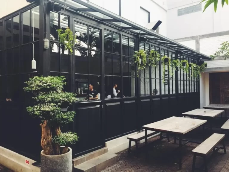 desain cafe futuristik